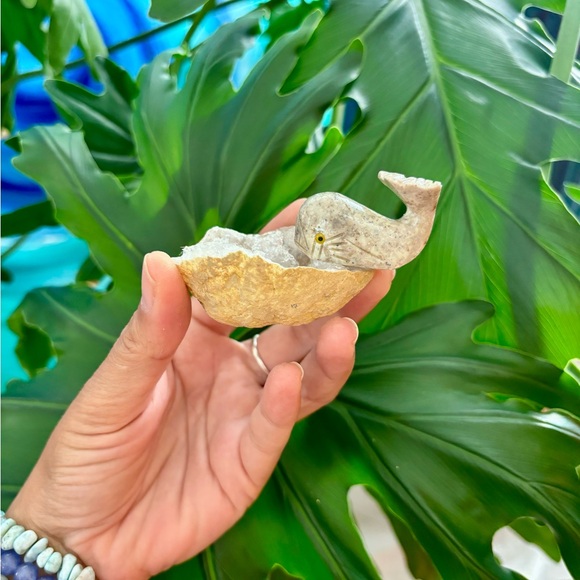 Whale Carving on Quartz Geode - Picture 3 of 7